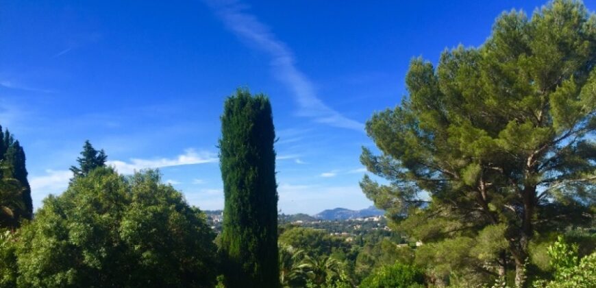 Terrain A vendre MOUGINS (06)